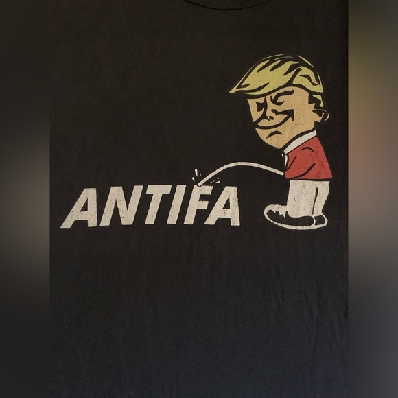 Cartoon Donald Trump Peeing on Antifa Black XL/2XL T Shirt - Picture 3 of 6
